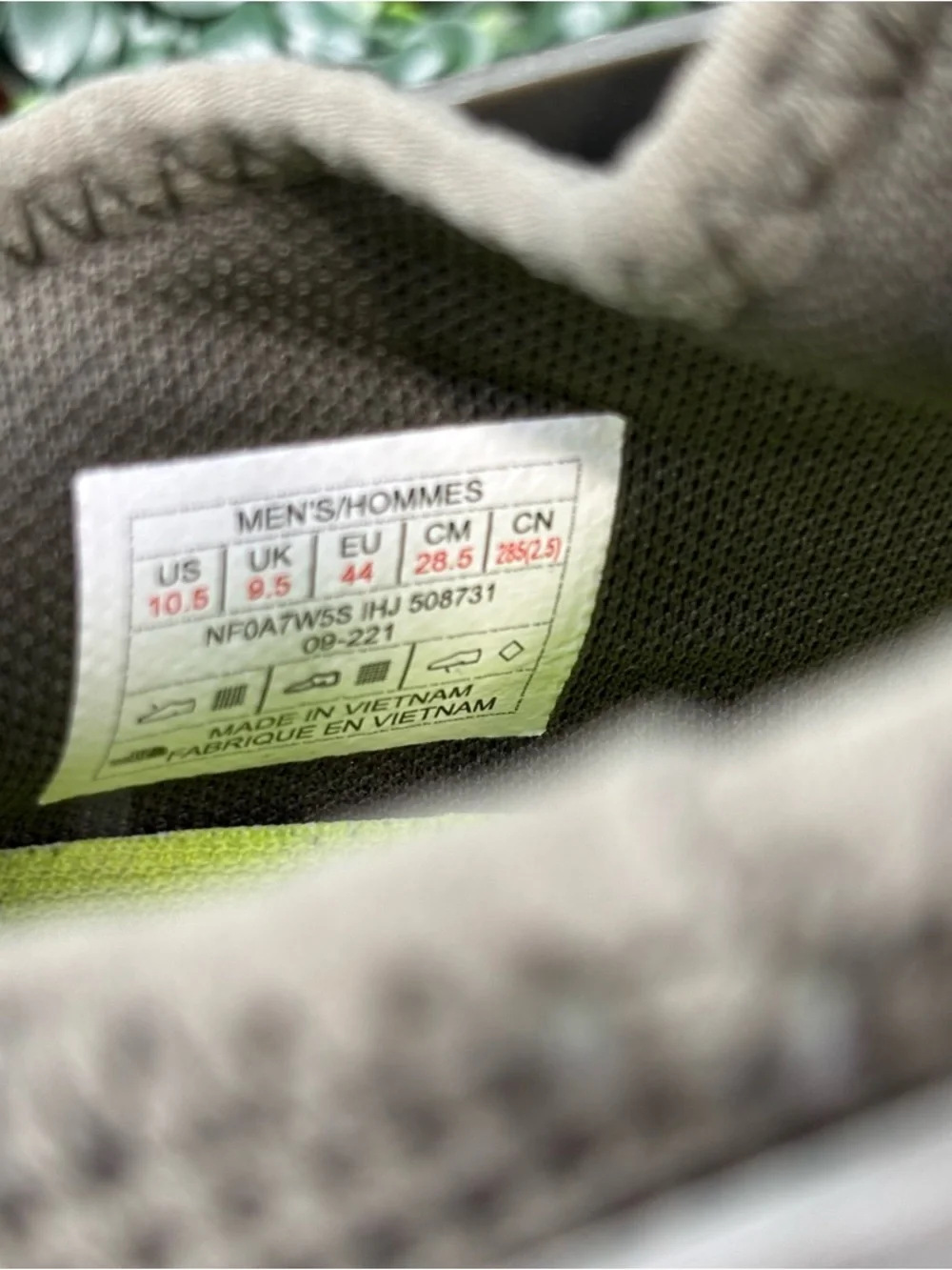 THE NORTH FACE TRAIL SNEAKERS SIZE 10.5
